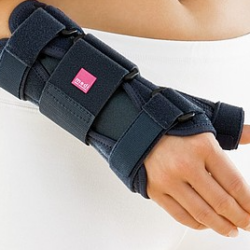 Tala imobilizadora de pulso c/polegar Manumed T Medi